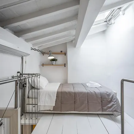 Loft In Piazza Duomo Флоренция